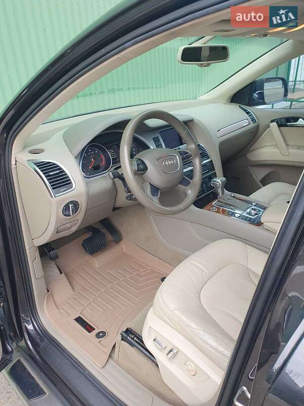 Позашляховик / Кросовер Audi Q7 2013 в Миколаєві
