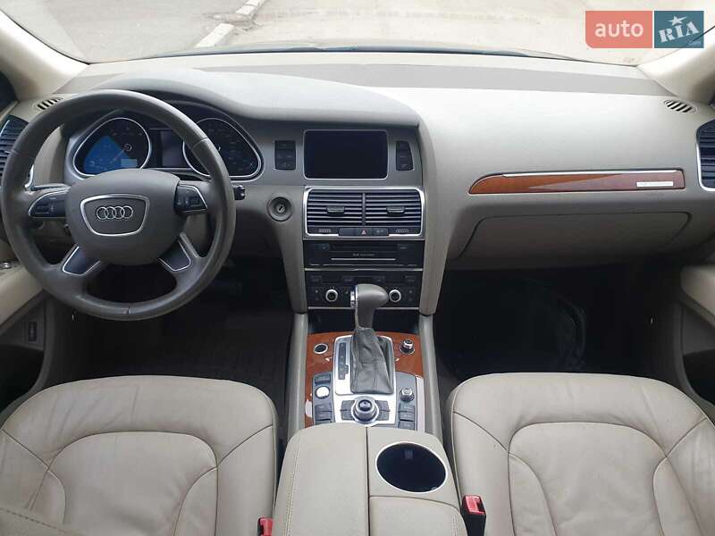 Позашляховик / Кросовер Audi Q7 2013 в Миколаєві