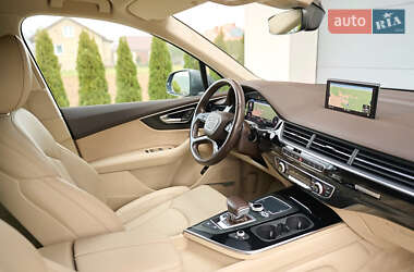 Позашляховик / Кросовер Audi Q7 2018 в 
