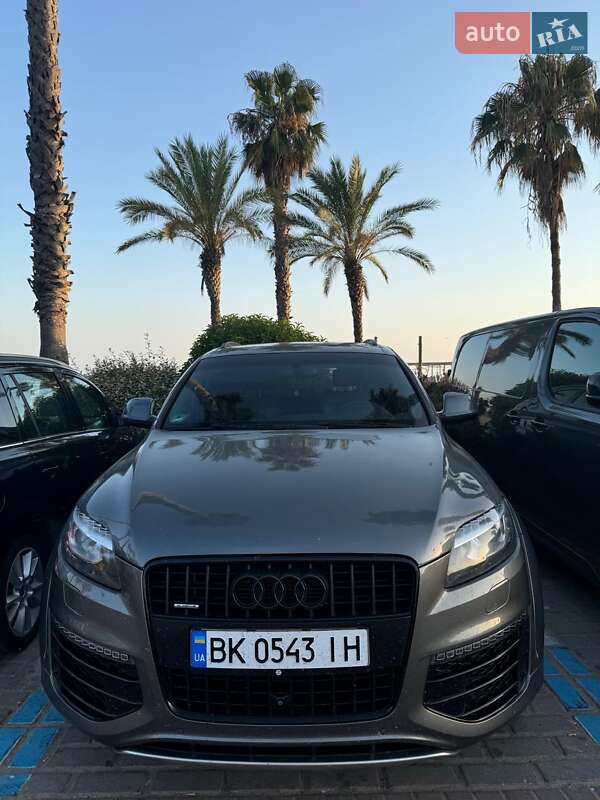 Внедорожник / Кроссовер Audi Q7 2014 в 