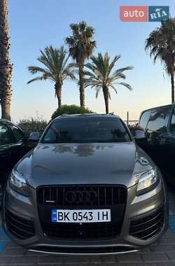 Внедорожник / Кроссовер Audi Q7 2014 в 