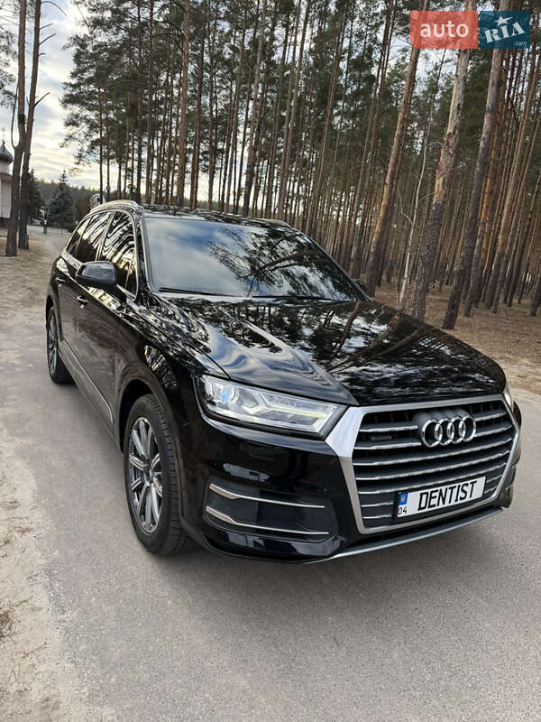 Позашляховик / Кросовер Audi Q7 2017 в Києві