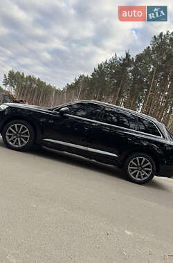 Позашляховик / Кросовер Audi Q7 2017 в Києві