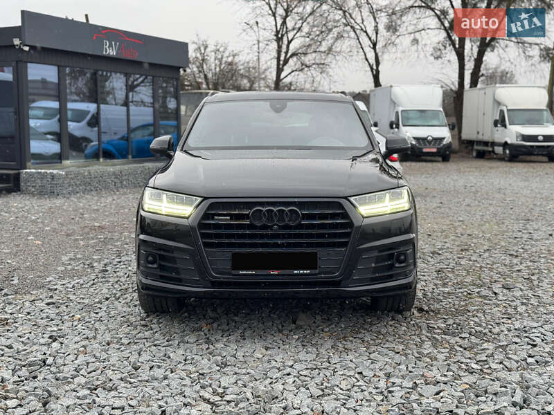 Позашляховик / Кросовер Audi Q7 2018 в Ужгороді