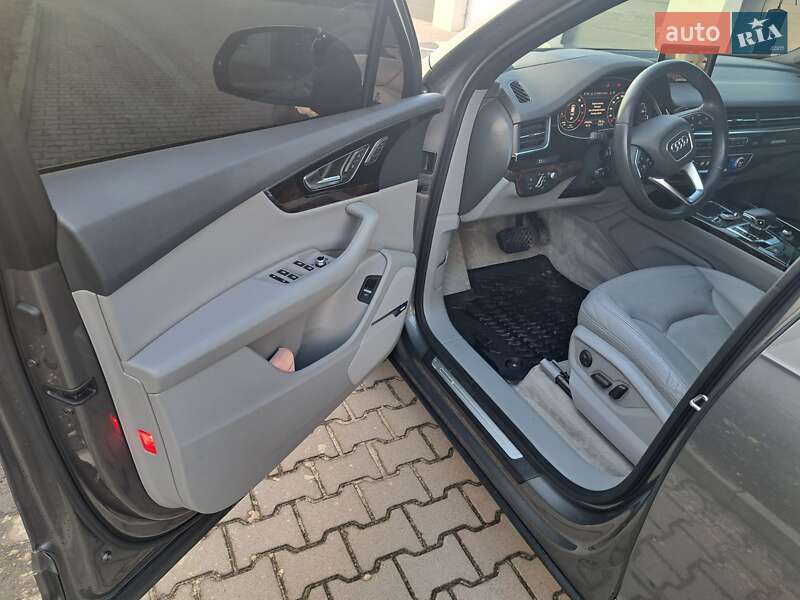 Позашляховик / Кросовер Audi Q7 2016 в Хмельницькому