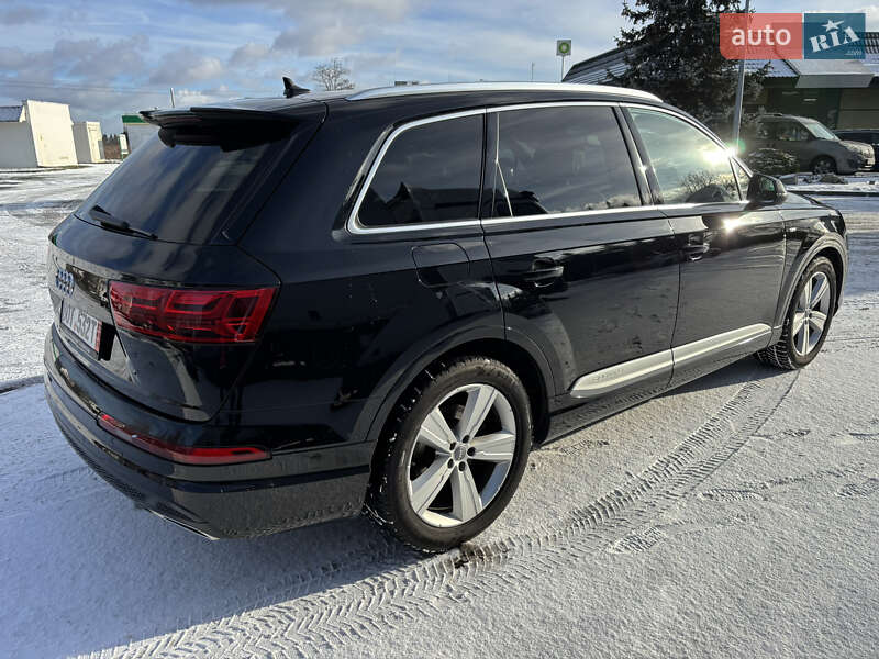Позашляховик / Кросовер Audi Q7 2018 в Лубнах