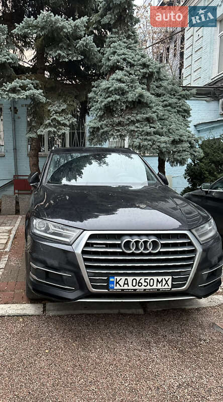 Позашляховик / Кросовер Audi Q7 2016 в Києві