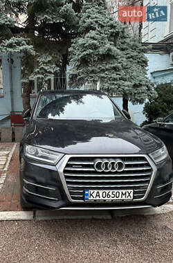 Внедорожник / Кроссовер Audi Q7 2016 в 