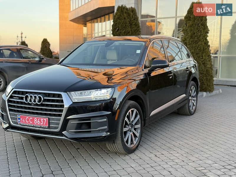 Внедорожник / Кроссовер Audi Q7 2016 в 