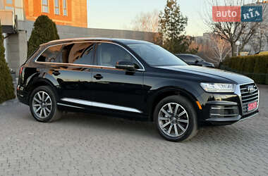 Внедорожник / Кроссовер Audi Q7 2016 в 