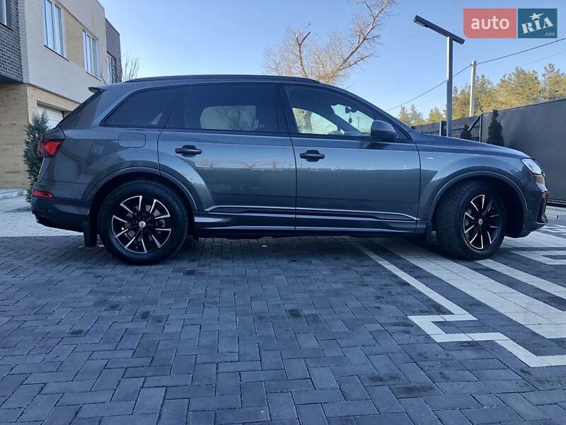 Позашляховик / Кросовер Audi Q7 2021 в Кропивницькому