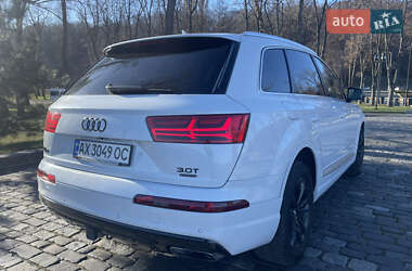 Позашляховик / Кросовер Audi Q7 2017 в Києві