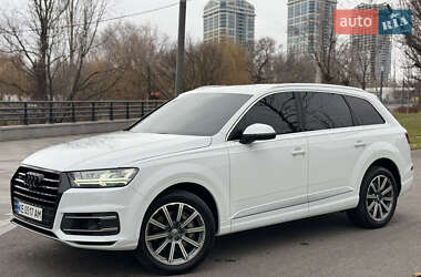 Позашляховик / Кросовер Audi Q7 2018 в 