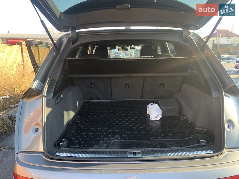Внедорожник / Кроссовер Audi Q7 2016 в Ровно