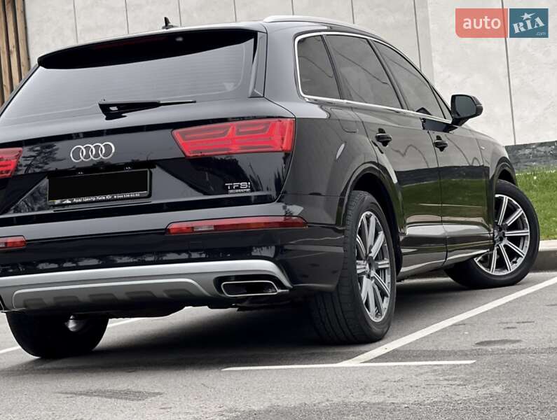 Внедорожник / Кроссовер Audi Q7 2015 в Киеве