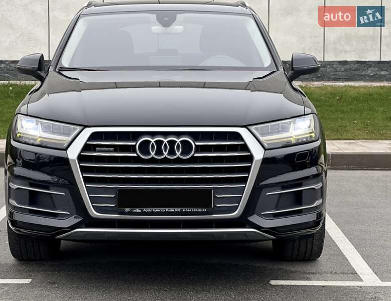 Внедорожник / Кроссовер Audi Q7 2015 в Киеве