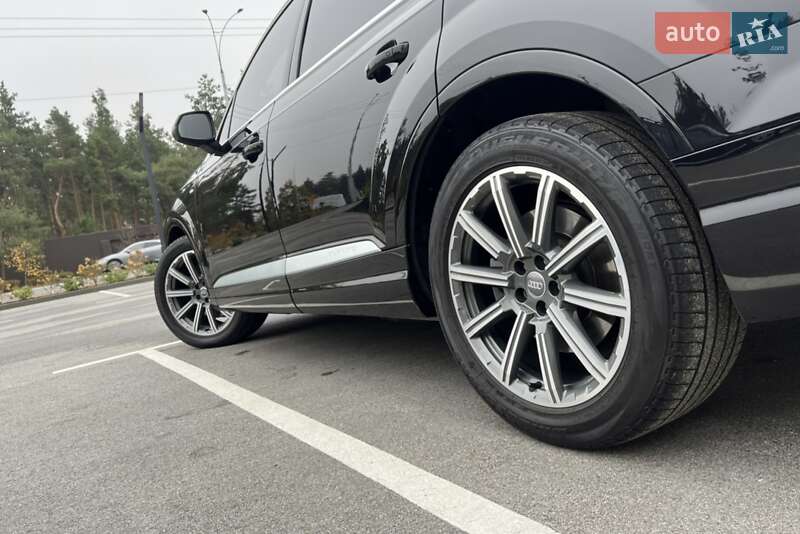 Внедорожник / Кроссовер Audi Q7 2015 в Киеве