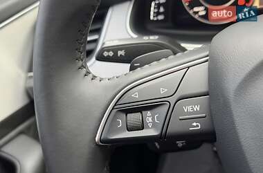 Внедорожник / Кроссовер Audi Q7 2015 в 