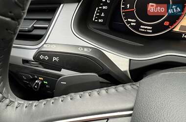 Внедорожник / Кроссовер Audi Q7 2015 в 
