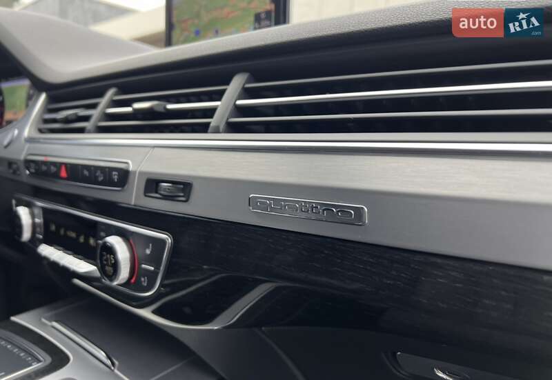 Внедорожник / Кроссовер Audi Q7 2015 в Киеве