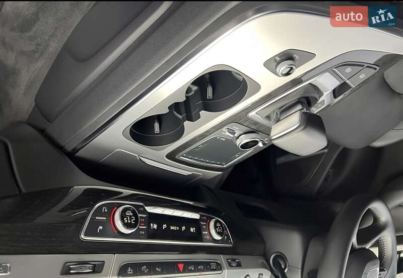 Внедорожник / Кроссовер Audi Q7 2015 в Киеве