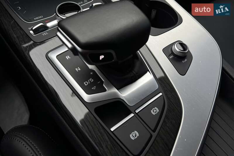 Внедорожник / Кроссовер Audi Q7 2015 в Киеве