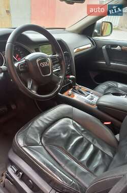 Внедорожник / Кроссовер Audi Q7 2009 в 