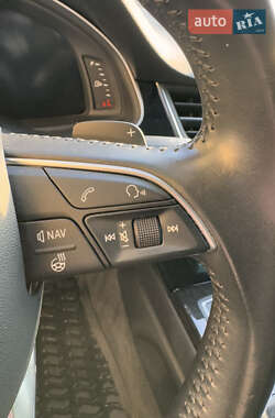 Внедорожник / Кроссовер Audi Q7 2015 в 