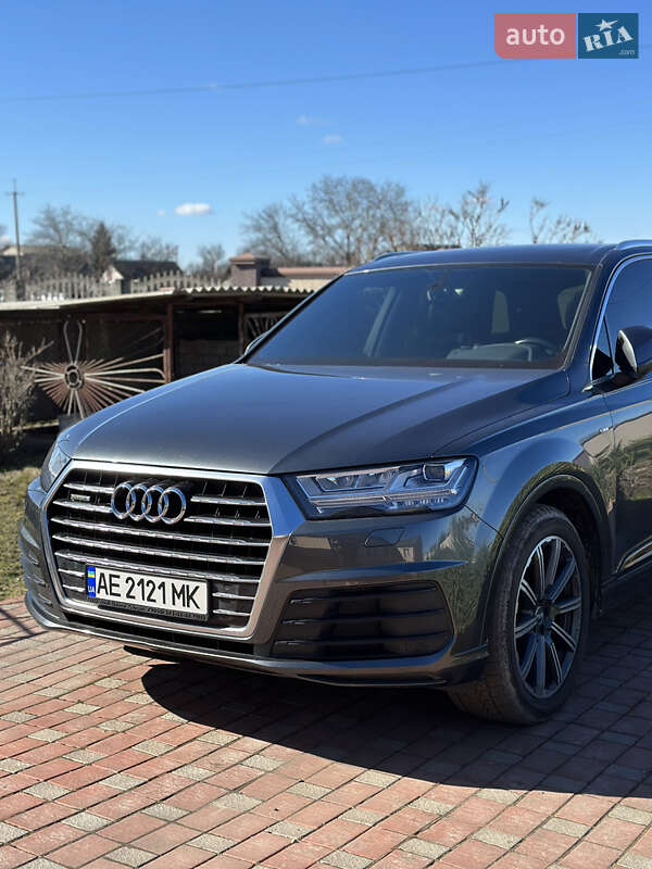 Внедорожник / Кроссовер Audi Q7 2016 в Днепре фото Внедорожник / Кроссовер Audi Q7 2016 в Днепре