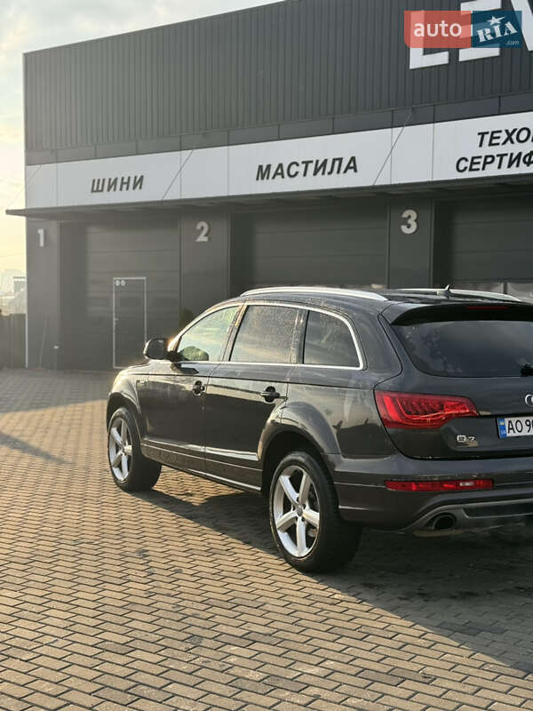 Внедорожник / Кроссовер Audi Q7 2013 в Хусте