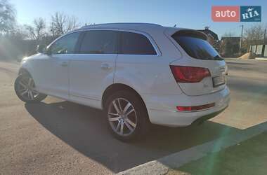 Позашляховик / Кросовер Audi Q7 2015 в 