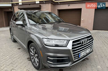 Внедорожник / Кроссовер Audi Q7 2016 в 