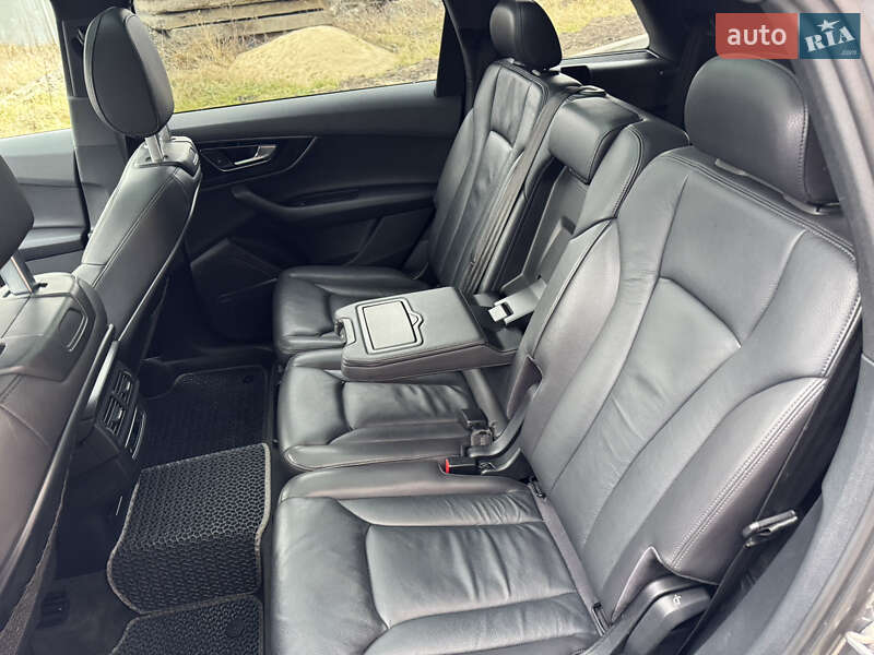 Позашляховик / Кросовер Audi Q7 2016 в Полтаві