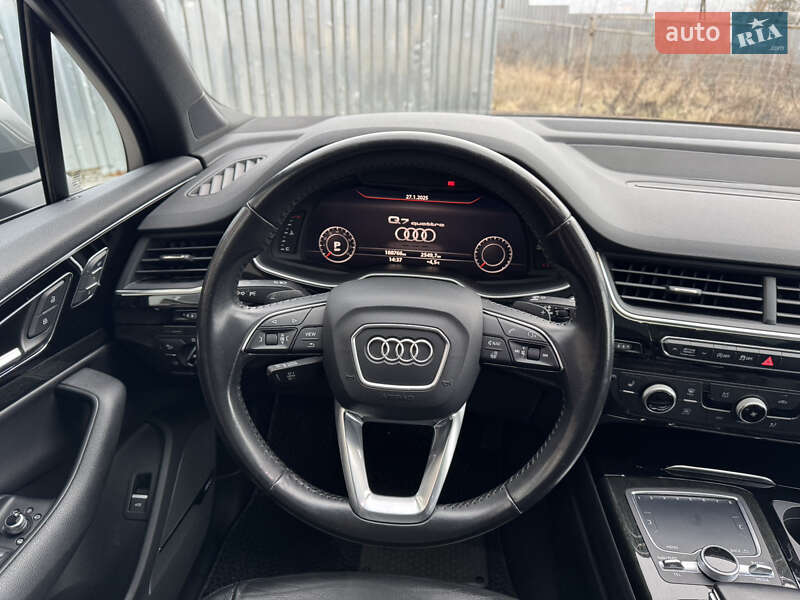 Позашляховик / Кросовер Audi Q7 2016 в Полтаві
