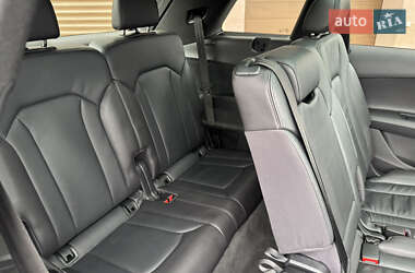 Внедорожник / Кроссовер Audi Q7 2016 в 