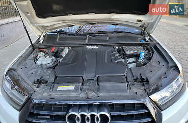 Внедорожник / Кроссовер Audi Q7 2018 в 