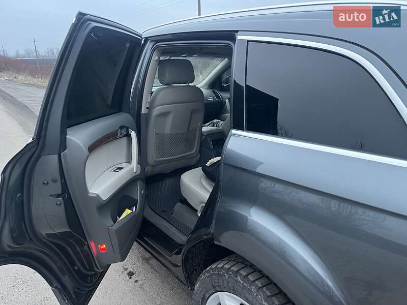 Позашляховик / Кросовер Audi Q7 2012 в Хмільнику