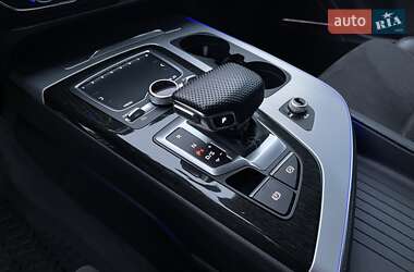 Внедорожник / Кроссовер Audi Q7 2019 в 