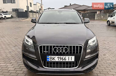 Внедорожник / Кроссовер Audi Q7 2014 в 