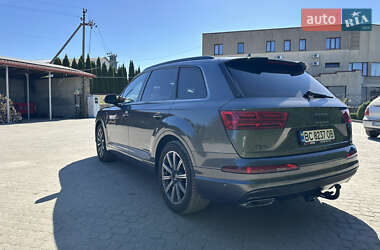 Внедорожник / Кроссовер Audi Q7 2015 в 