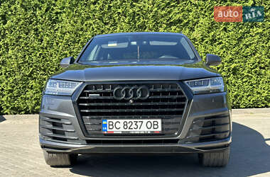 Внедорожник / Кроссовер Audi Q7 2015 в 