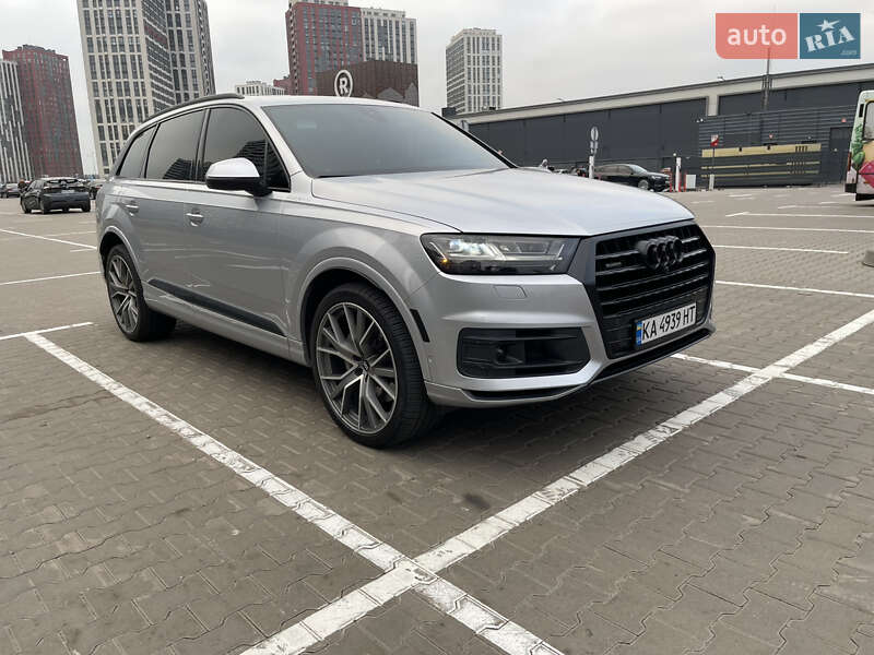 Внедорожник / Кроссовер Audi Q7 2019 в 