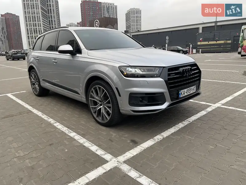 Внедорожник / Кроссовер Audi Q7 2019 в 