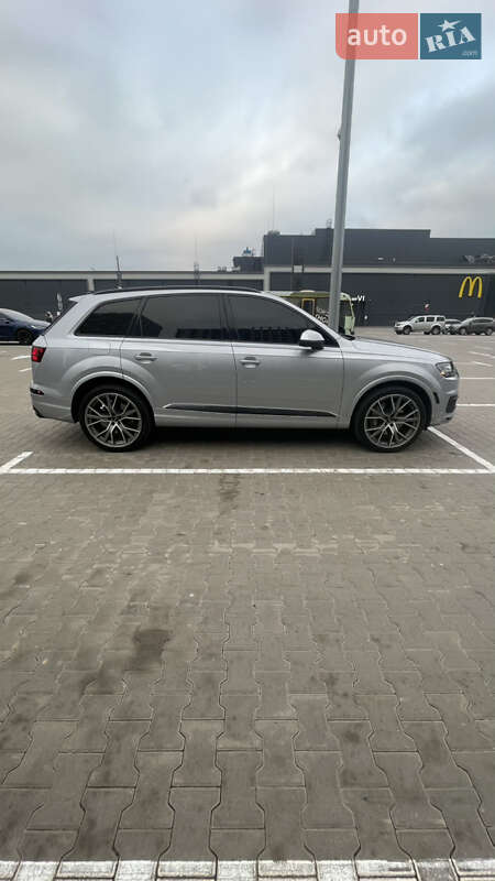 Позашляховик / Кросовер Audi Q7 2019 в Києві