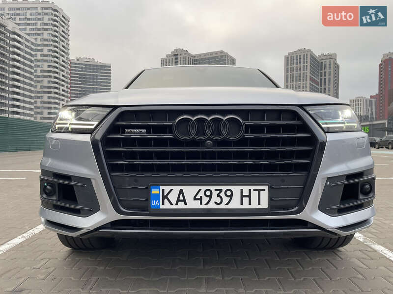 Позашляховик / Кросовер Audi Q7 2019 в Києві