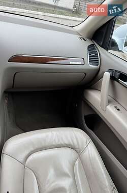 Позашляховик / Кросовер Audi Q7 2010 в 