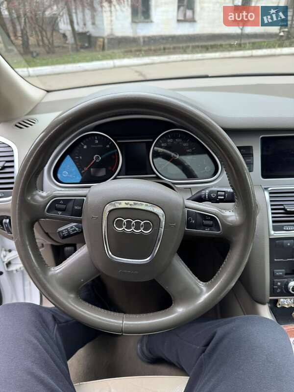 Внедорожник / Кроссовер Audi Q7 2010 в Запорожье