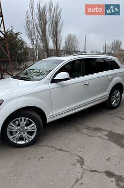 Позашляховик / Кросовер Audi Q7 2010 в 
