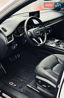 Внедорожник / Кроссовер Audi Q7 2019 в 