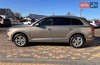 Внедорожник / Кроссовер Audi Q7 2017 в 